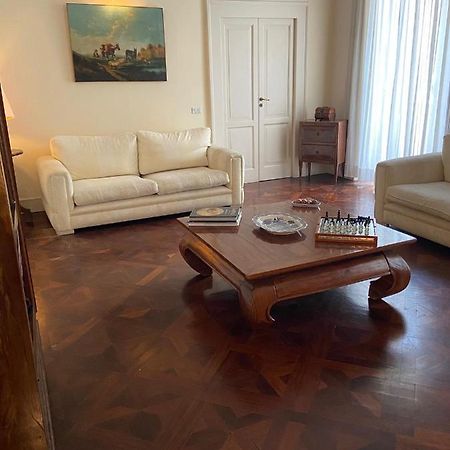 Royal Apartment In San Domenico Maggiore Naples Luaran gambar