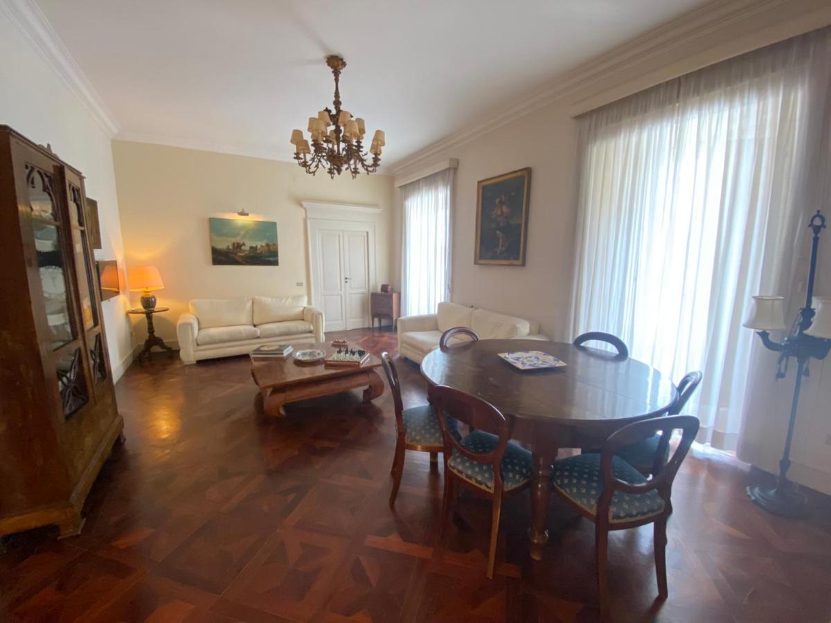 Royal Apartment In San Domenico Maggiore Naples Luaran gambar